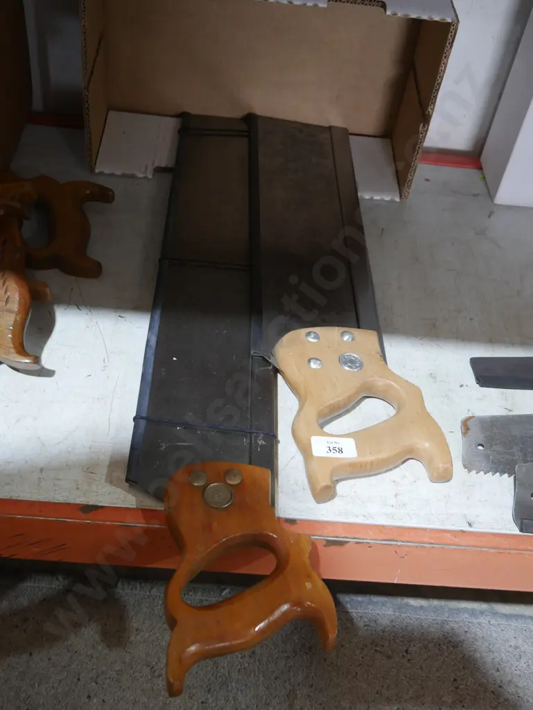 2 mitre box saws Image 1++