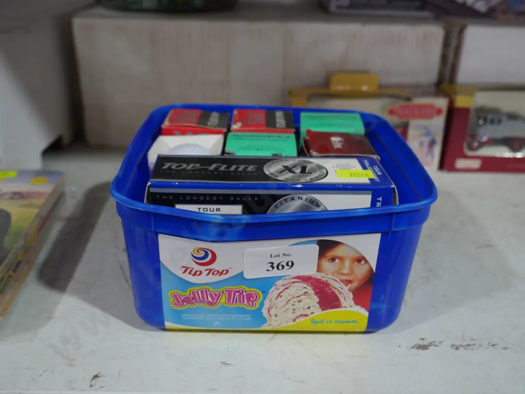 Assorted golf balls Image 1++