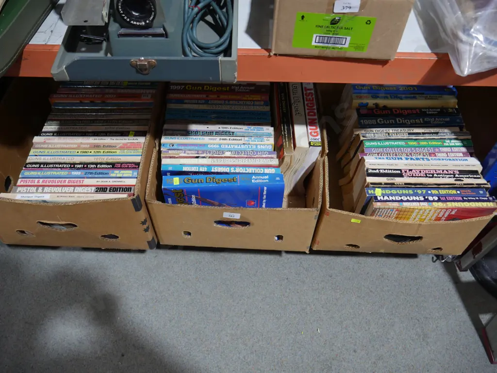 Assorted guns illustrated books Image 1++