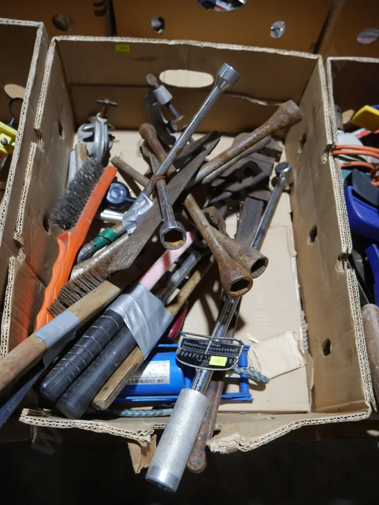 Assorted tools Image 1++