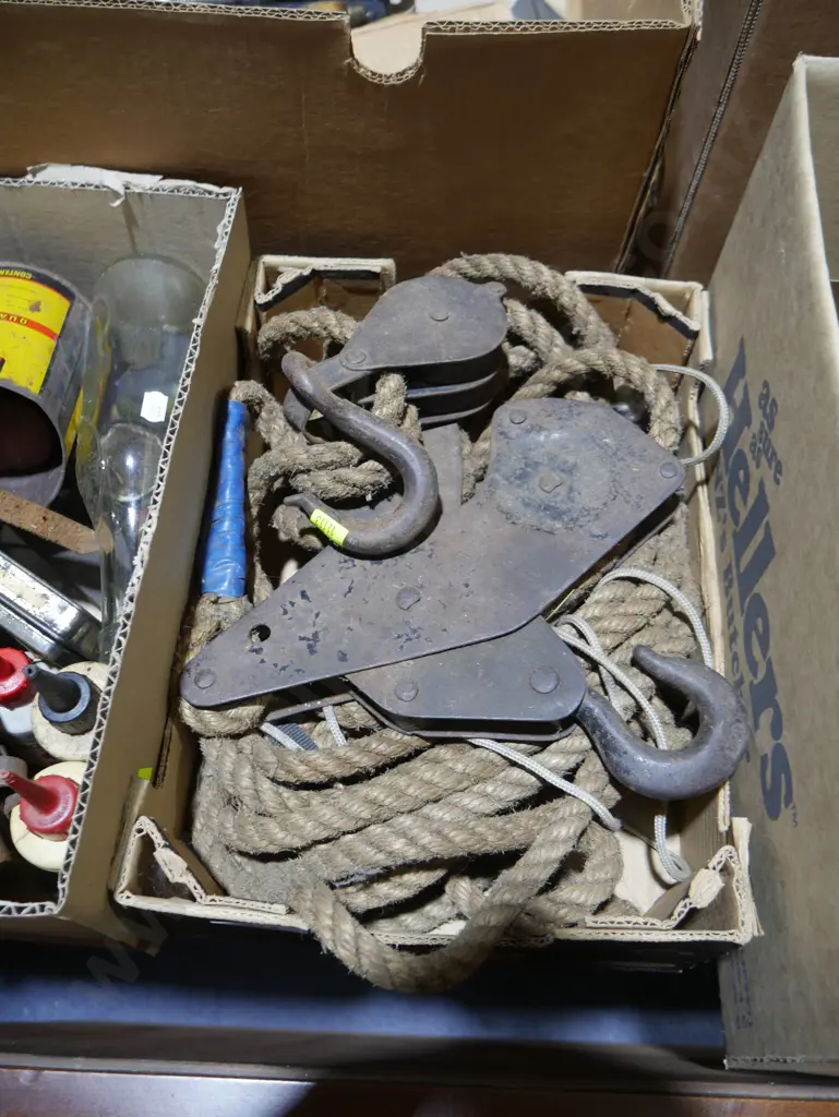 Block and tackle Image 1++