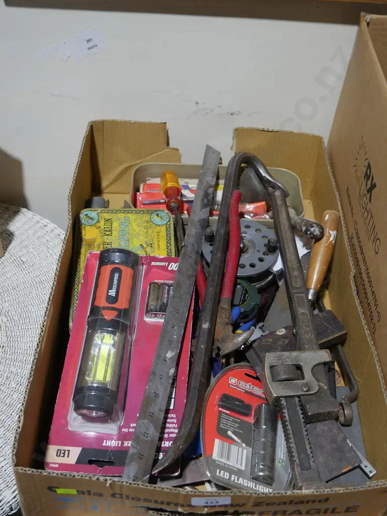 Assorted tools Image 1++