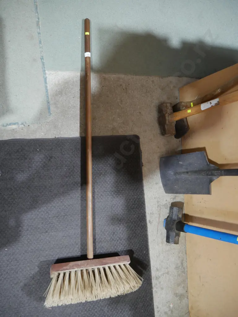 Yard broom Image 1++