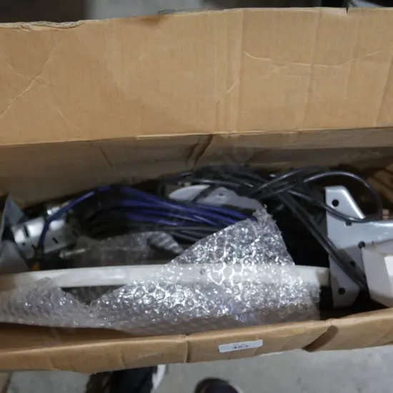 Satellite dish and satellite finder