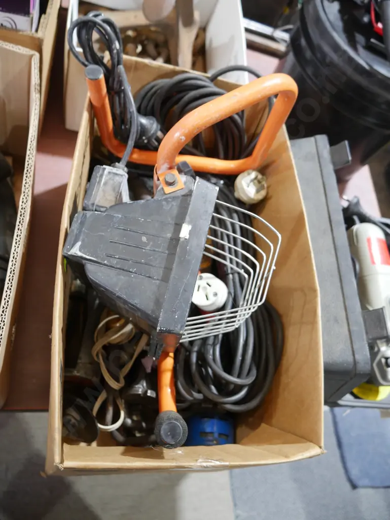 Assorted workshop sundries Image 1++