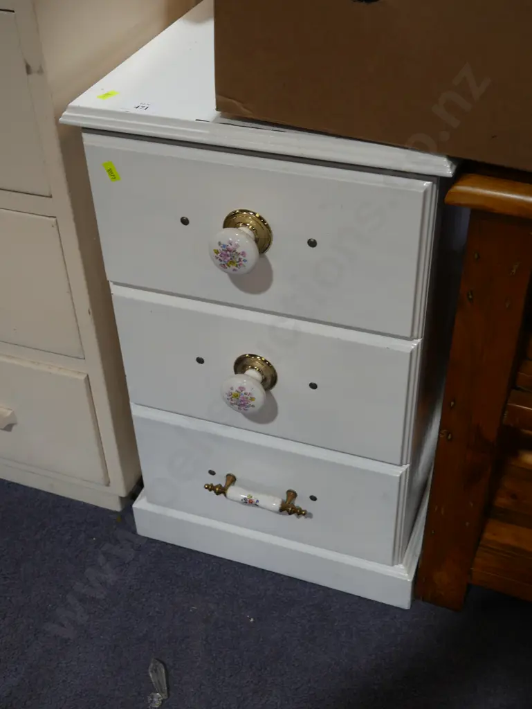 Bedside drawers Image 1++