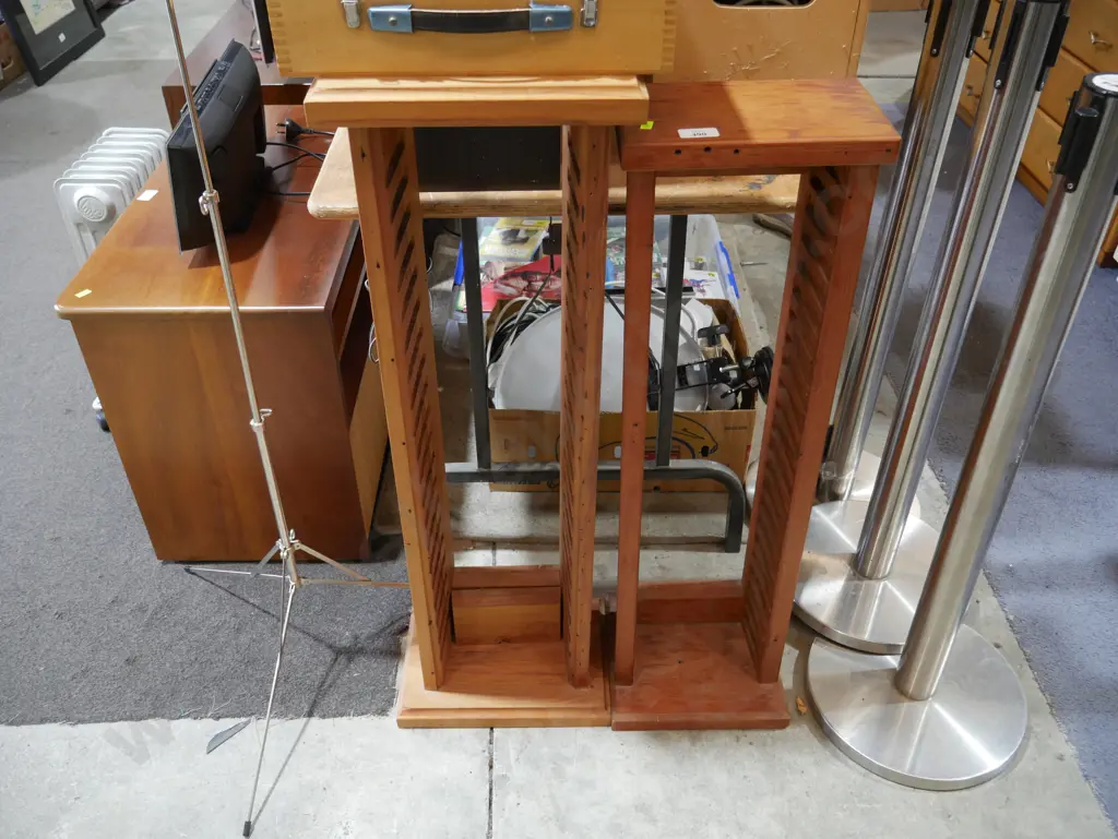 DVD stands Image 1++