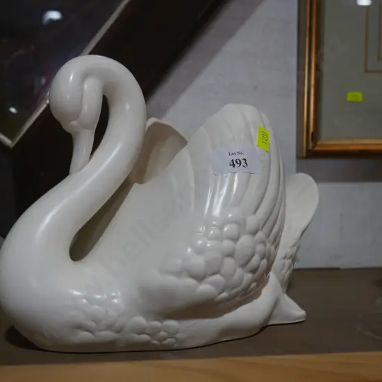 Crown Lynn swan (crack)