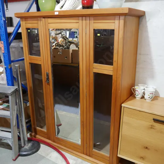 Mirror door wardrobe