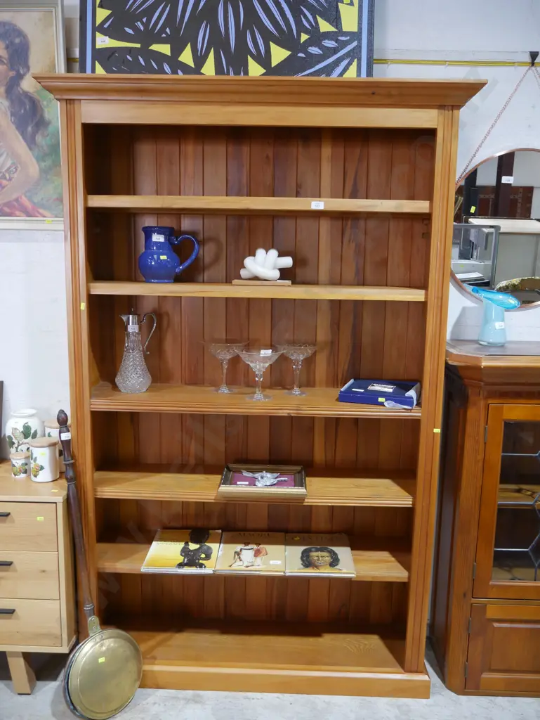 Rimu bookcase Image 1++