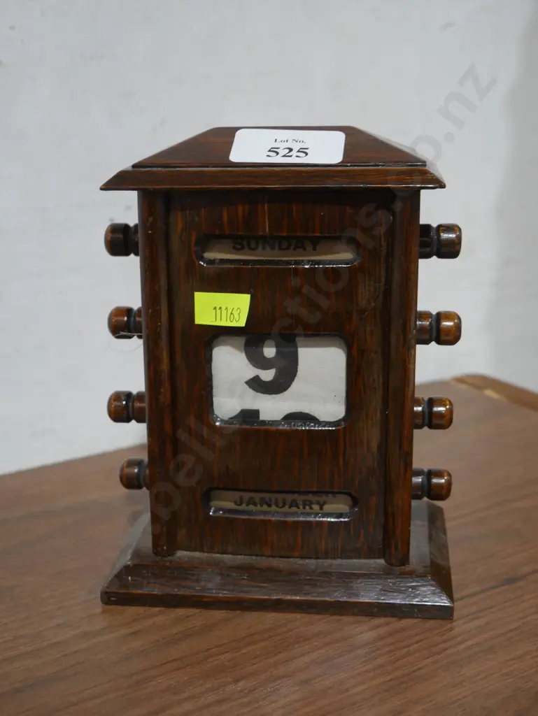 Oak calendar Image 1++