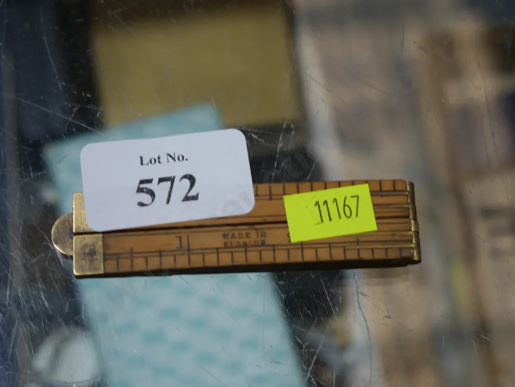 Folding ruler Image 1++