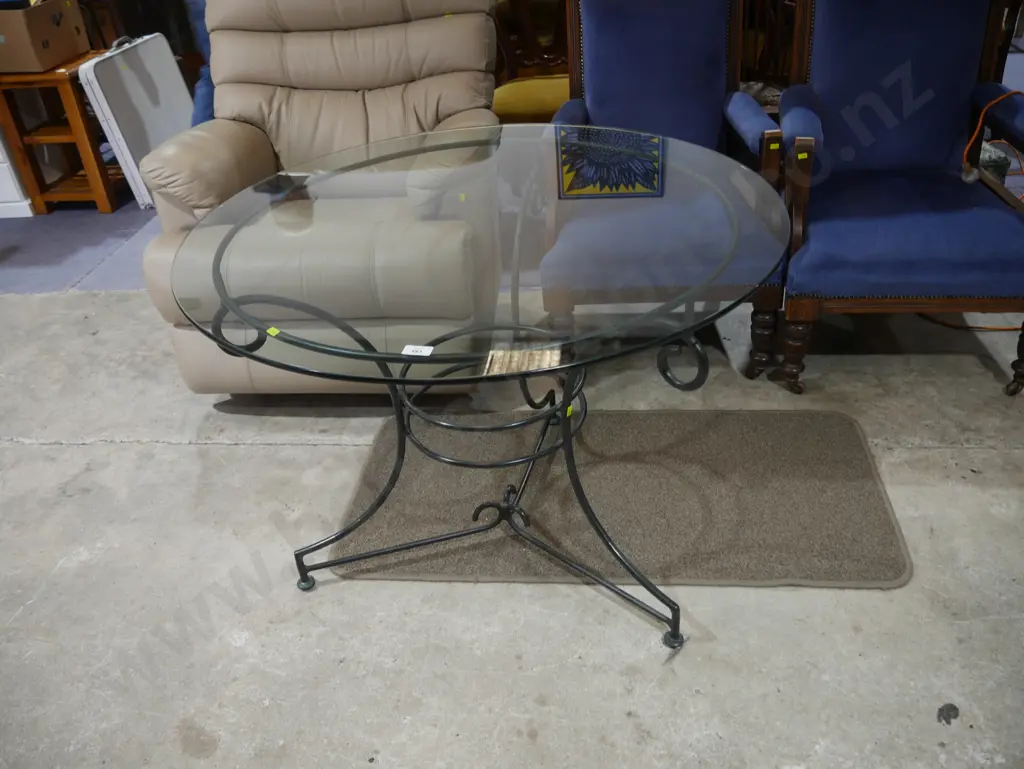 Glass top table Image 1++