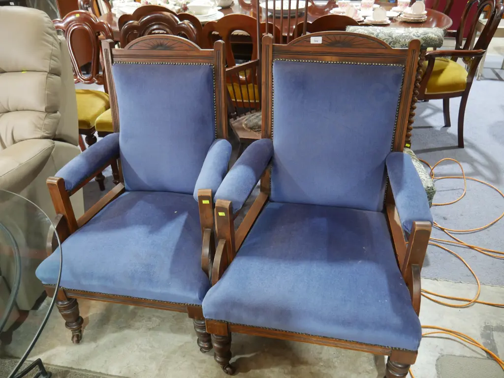 Ladies and gents chairs Image 1++