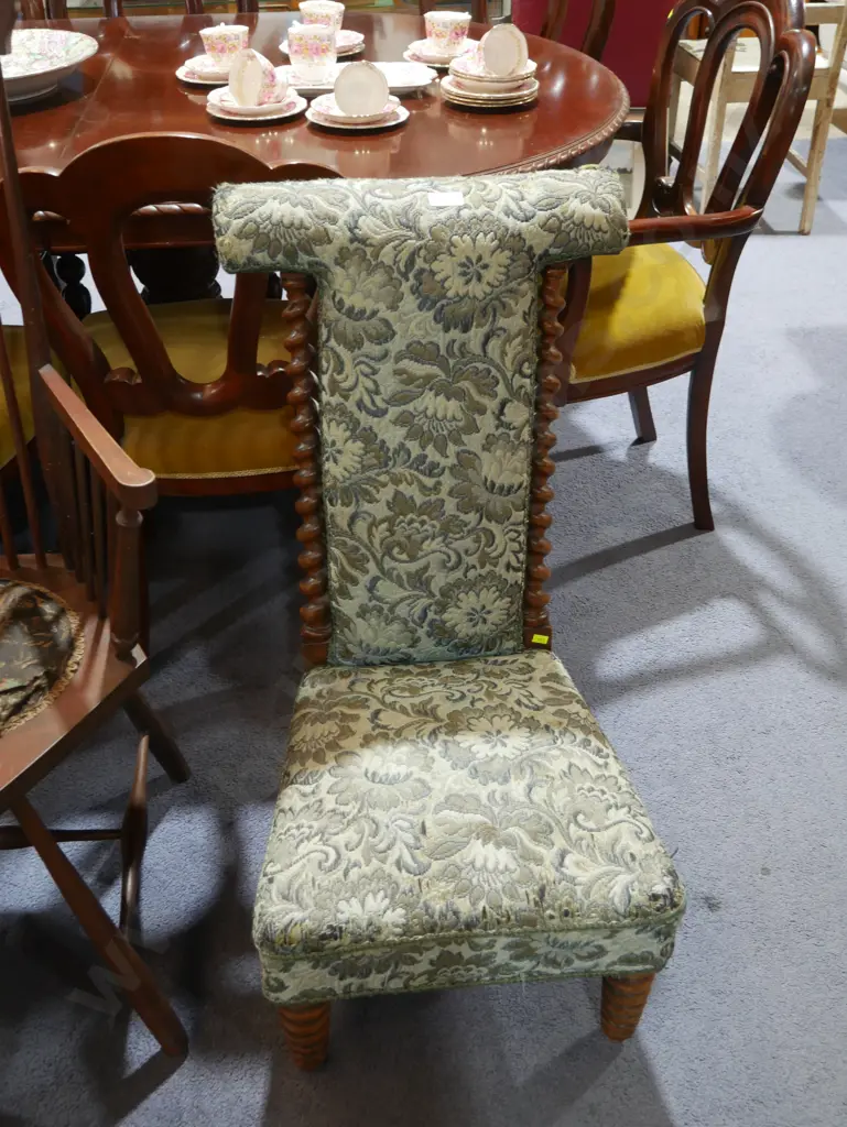 Prie dieu chair Image 1++