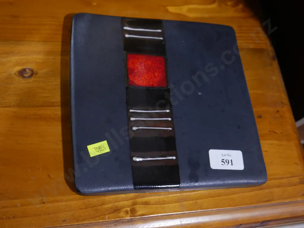 Morris & James pottery wall hanging Image 1++