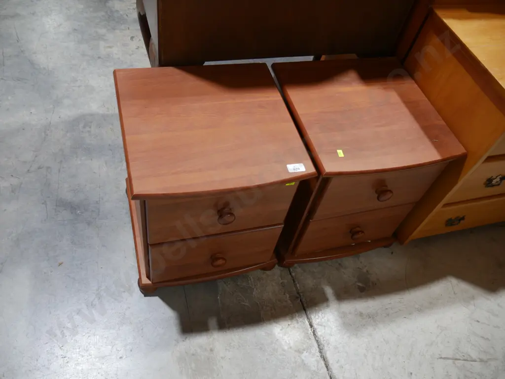Pair of bedside drawers Image 1++