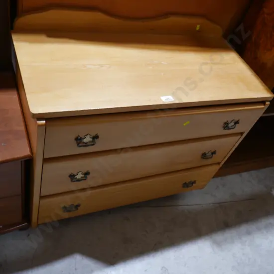 Lowboy chest of drawers