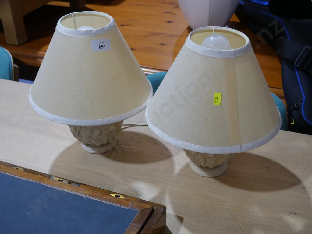 Pair of lamps Image 1++