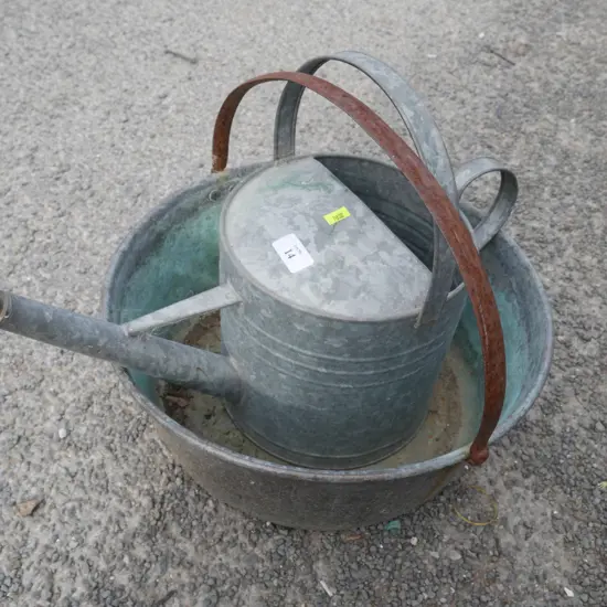 Watering can, jam pan