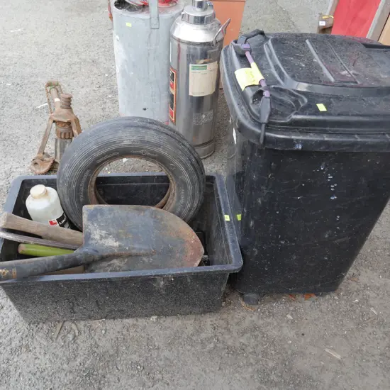 Tub of sundries & wheelie bin