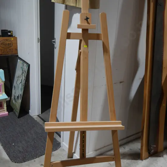 Artist easel