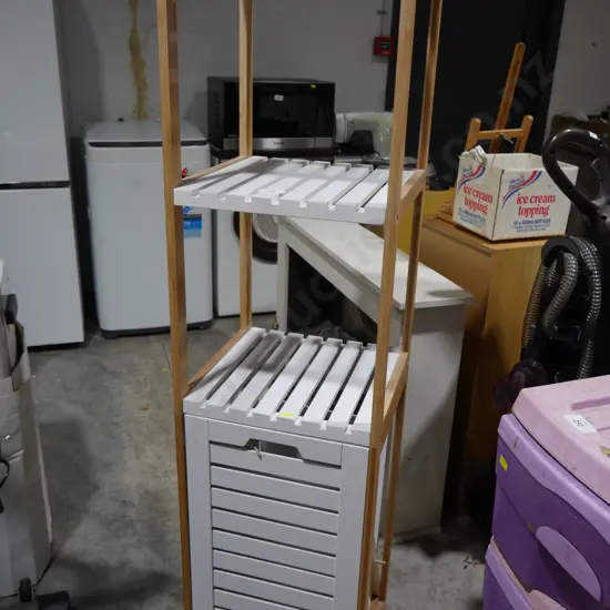 Laundry storage unit