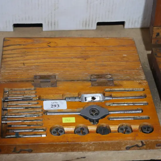 Tap and die set