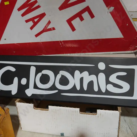 G,Loomis sign