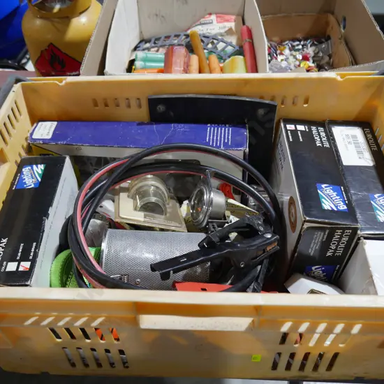 Jumper leads , light fittings