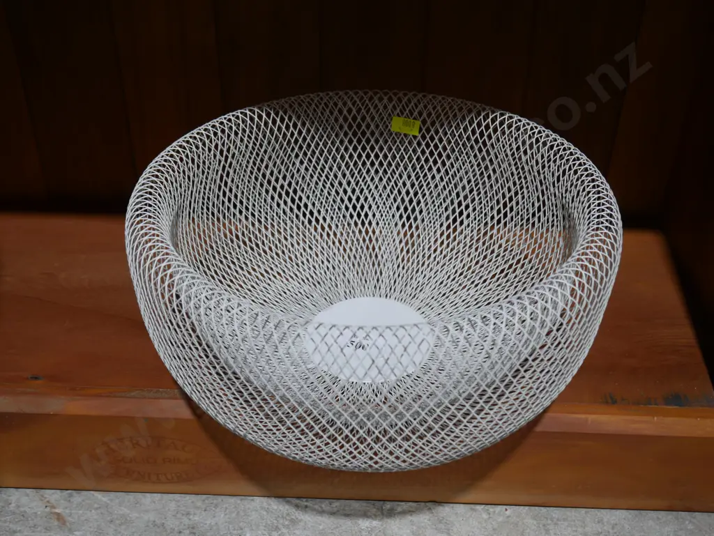 Wire bowl Image 1++