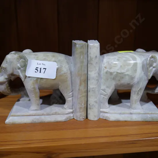 Elephant book ends