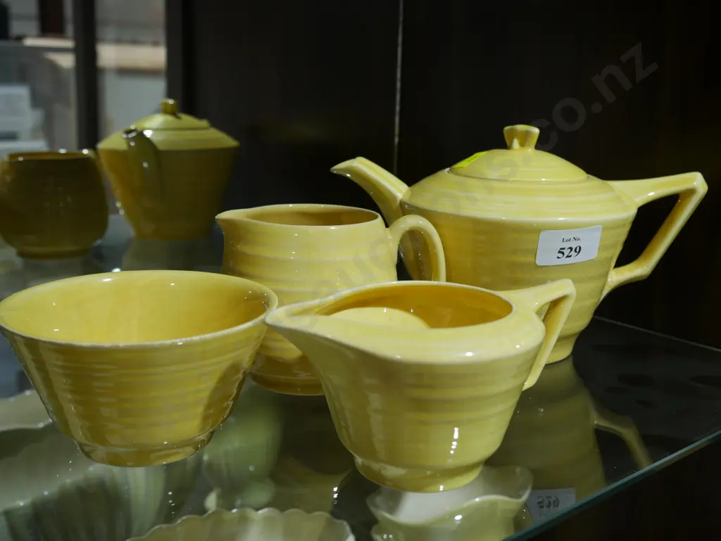Crown ducal teapot bowl jugs Image 1++