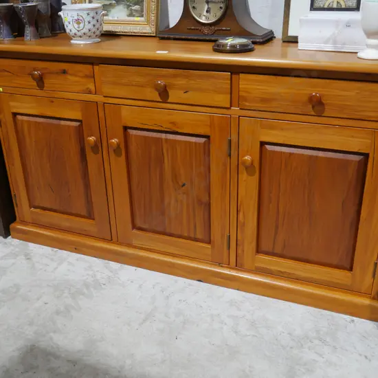 Sideboard