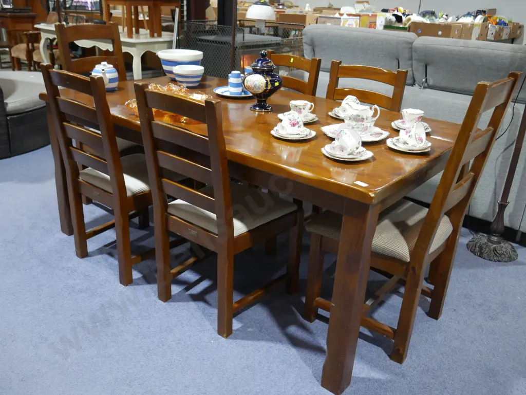 Table and 6 chairs Image 1++