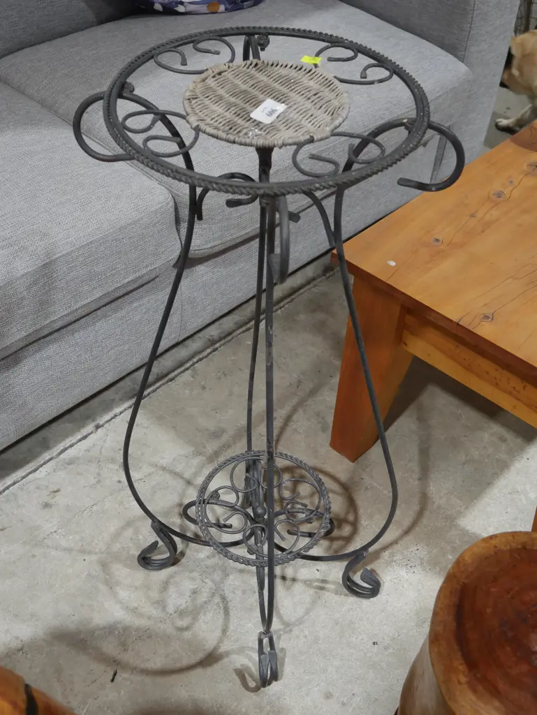 Plant stand Image 1++