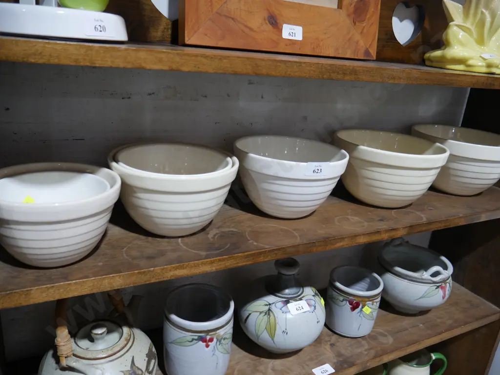 Crown Lynn mixing bowls Image 1++