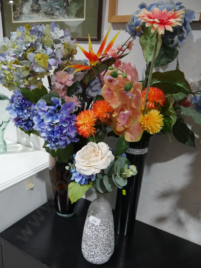 3 vases flowers Image 1++