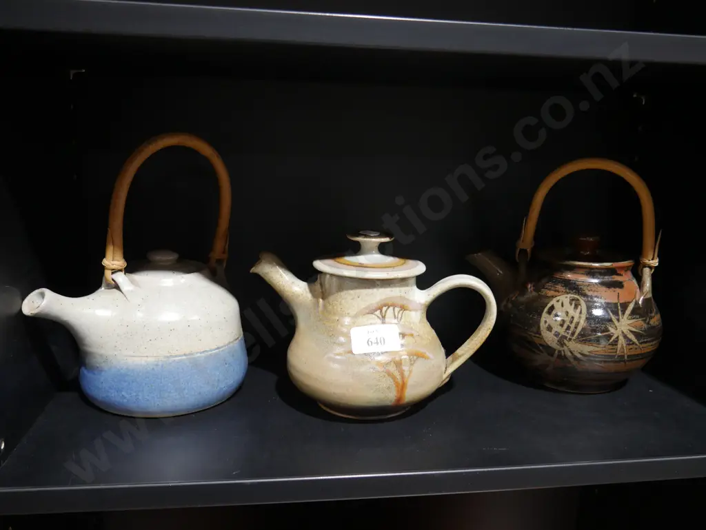 Pottery teapots Image 1++