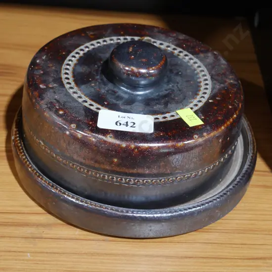 Pottery plate , cover