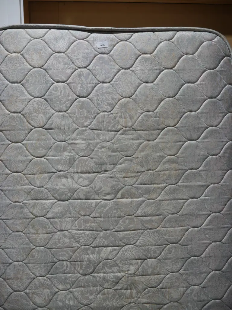 Single bed Image 1++