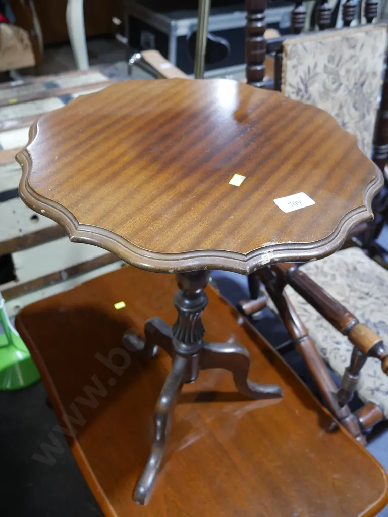 Wine table Image 1++