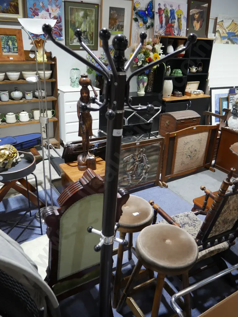 Coat stand Image 1++