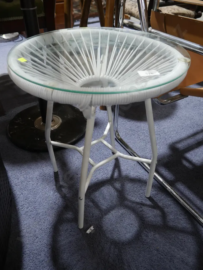 Glass cane table Image 1++