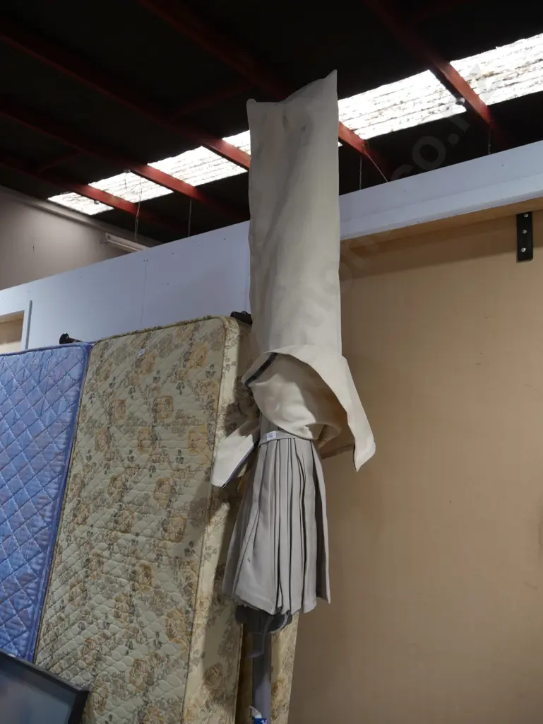 Outdoor sun umbrella Image 1++