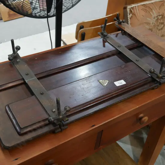 Beaver de luxe press