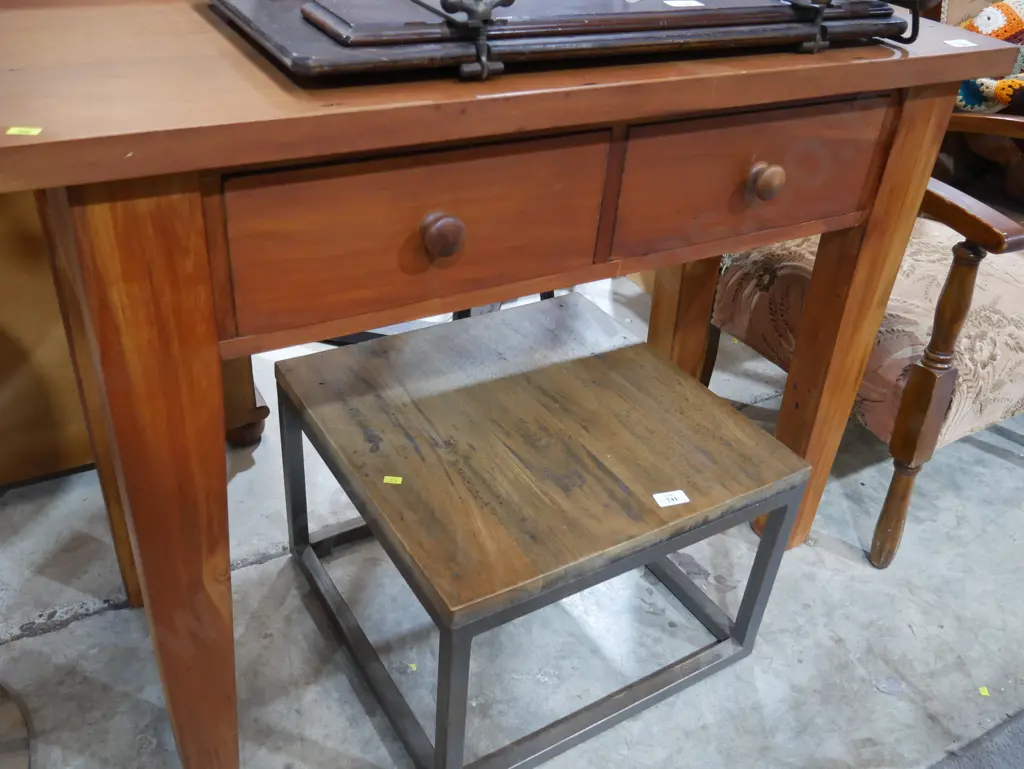 Hall table Image 1++