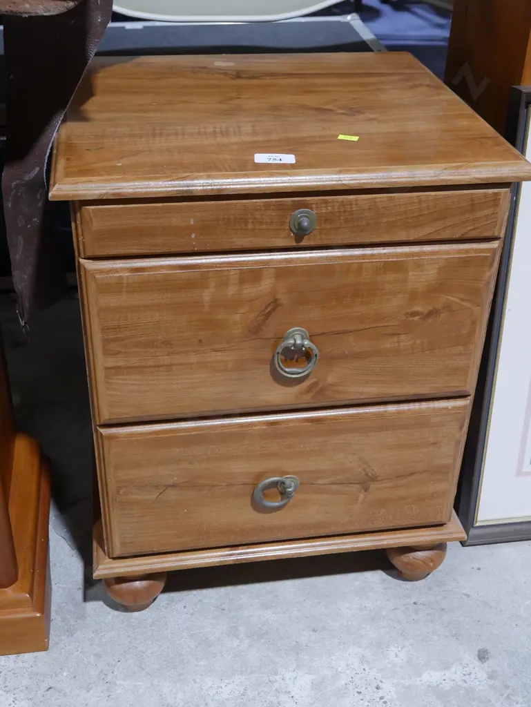 Bedside drawers Image 1++