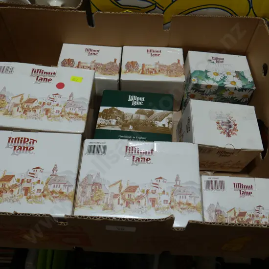 Box of Lilliput lanes