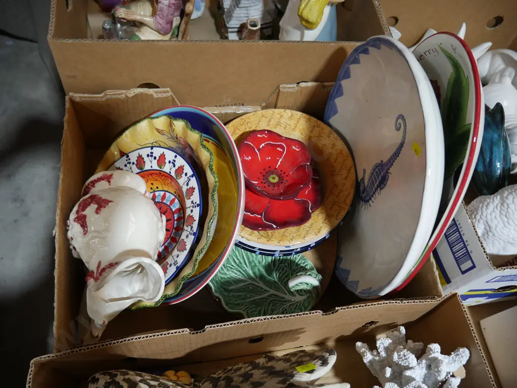 Pottery plates, vase etc Image 1++